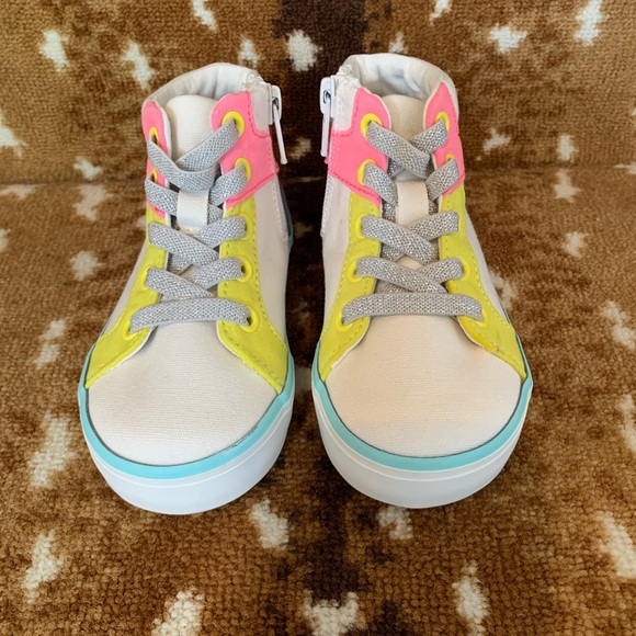 Gap Toddler Sneaker High Tops - Size 7 - Picture 2 of 4